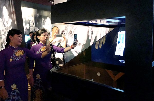 Phòng trưng bày ứng dụng công nghệ hiện đại về phụ nữ miền Nam trong hai cuộc kháng chiến - ảnh 1