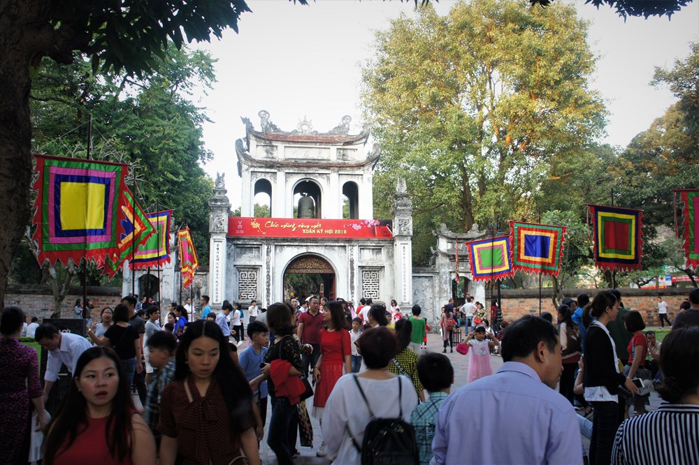 Tổng số khách du lịch đến Hà Nội dịp Tết Nguyên đán đạt 272.800 lượt khách, tăng 10,8% so với cùng kỳ năm trước - ảnh 2