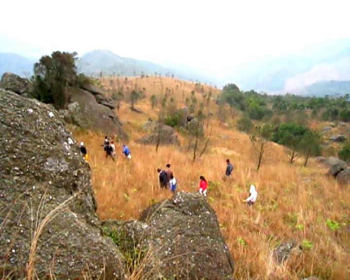 Khám phá núi Ngũ Đài-Chí Linh(Phần cuối): Tới Hang Pheo, Khe Ổ Lợn và thác Bò Đái - ảnh 1