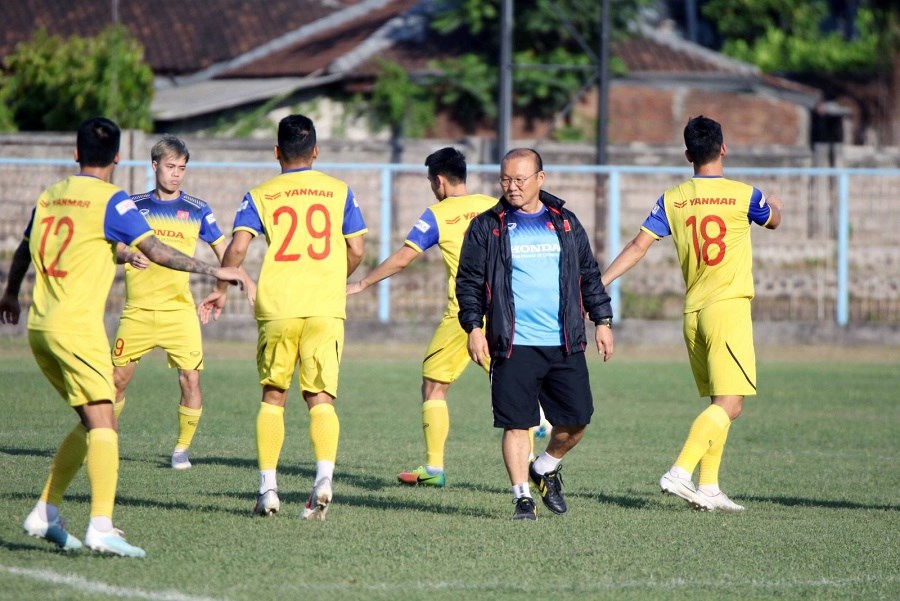 Đội tuyển Việt Nam lên danh sách 25 cầu thủ đá với UAE và Thái Lan - ảnh 1