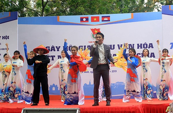 Ngày hội giao lưu văn hóa Việt Nam - Lào - Campuchia - ảnh 4
