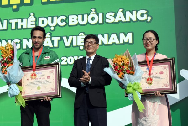 Vĩnh Long đạt kỉ lục Guinness Việt Nam về số lượng dự thể dục đồng diễn - ảnh 2