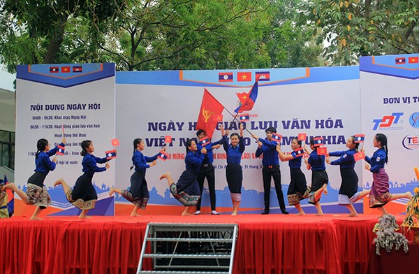 Ngày hội giao lưu văn hóa Việt Nam - Lào - Campuchia - ảnh 3