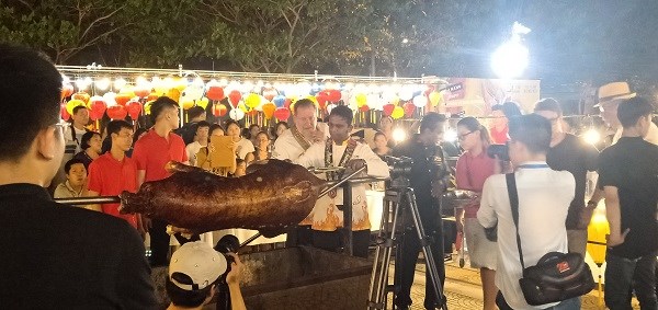 Bánh xèo khổng lồ xuất hiện tại Lễ hội ẩm thực quốc tế Đà Nẵng - ảnh 6