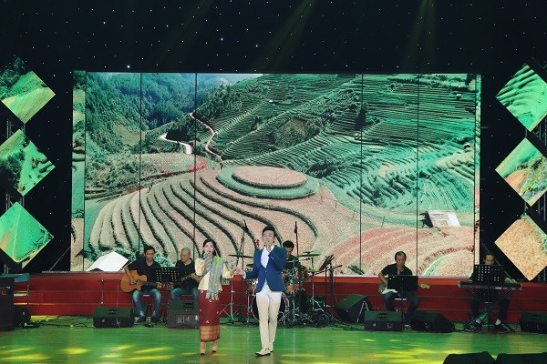 Nhà hát Trưng Vương ra mắt 24 tiết mục nghệ thuật bằng ngôn ngữ quốc tế - ảnh 1