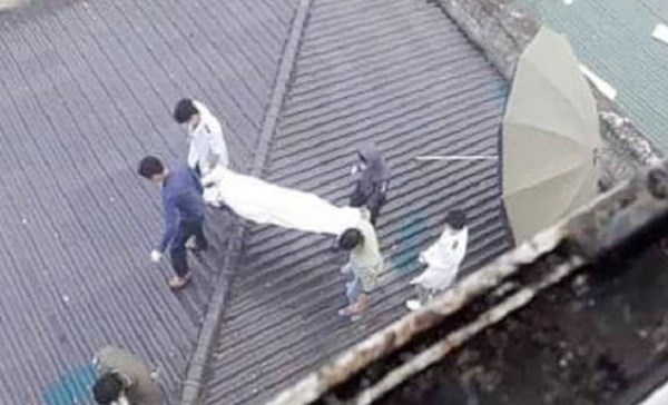 Phát hiện người đàn ông tử vong tại mái nhà bệnh viện Hữu nghị Đa Khoa Nghệ An - ảnh 1