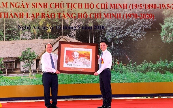 Thủ tướng dự lễ khánh thành Đền thờ Gia tiên Chủ tịch Hồ Chí Minh - ảnh 5