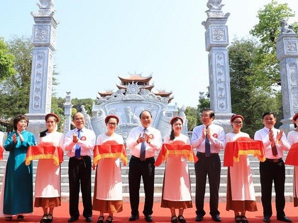 Thủ tướng dự lễ khánh thành Đền thờ Gia tiên Chủ tịch Hồ Chí Minh - ảnh 3
