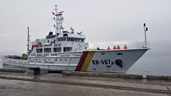 Khánh Hòa: Tàu kiểm ngư đưa tàu cá BĐ 98658 TS và 11 ngư dân về bờ an toàn - ảnh 2