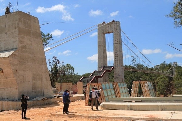 Lâm Đồng: Đề xuất buộc tháo dỡ công trình cầu đáy kính không phép - ảnh 2