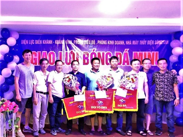 PC Khánh Hòa: Giải bóng đá Mini chào mừng kỷ niệm 44 năm Ngày thành lập EVNCPC - ảnh 1