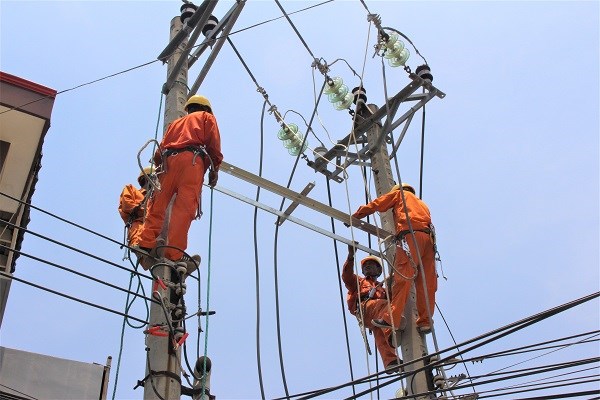 PC Khánh Hòa: Tiếp tục kêu gọi người dân sử dụng điện hiệu quả, an toàn và tiết kiệm - ảnh 2