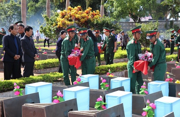 Gia Lai: Truy điệu và an táng 17 hài cốt liệt sĩ hy sinh tại Campuchia - ảnh 1