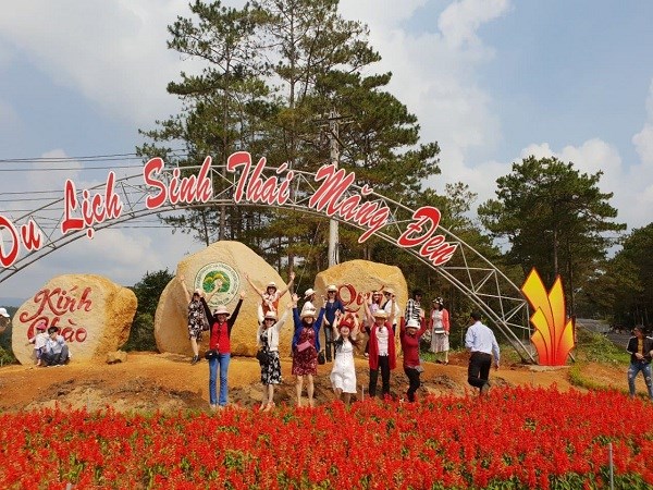 Kon Tum: Khu Du lịch sinh thái Quốc gia Măng Đen hút khách dịp lễ 30.4 – 1.5 - ảnh 1