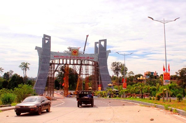 Gia Lai:  Khẩn trương hoàn thành cổng Quốc môn tại Cửa khẩu Quốc tế Lệ Thanh! - ảnh 1