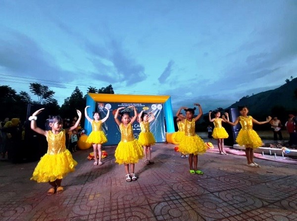 Khánh Hòa: Tặng 500 phần quà cho trẻ em nghèo miền núi vui Tết Trung thu - ảnh 3