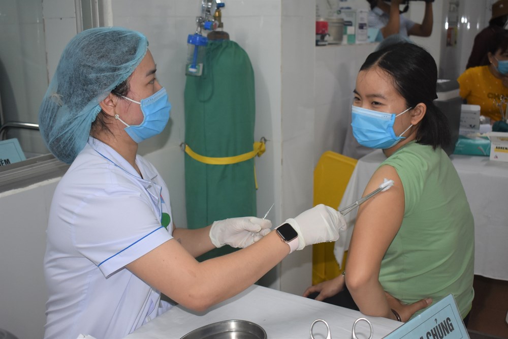 Quảng Bình bắt đầu tiêm vắcxin phòng, chống Covid–19 - ảnh 2