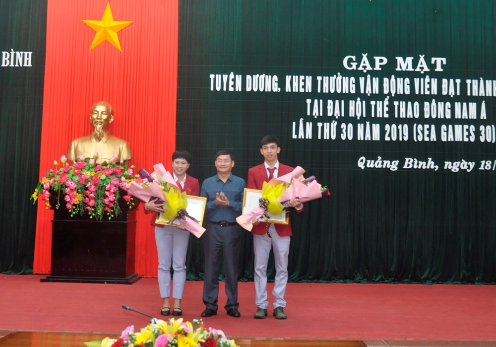 Quảng Bình: Khen thưởng VĐV giành huy chương tại SEA Games 30 - ảnh 1