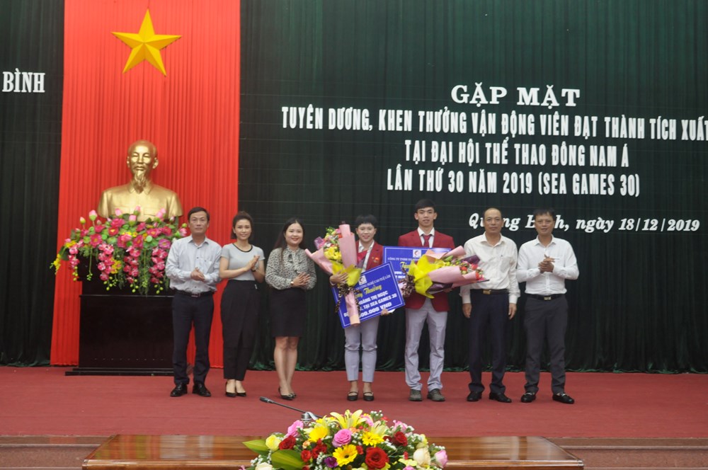 Quảng Bình: Khen thưởng VĐV giành huy chương tại SEA Games 30 - ảnh 3