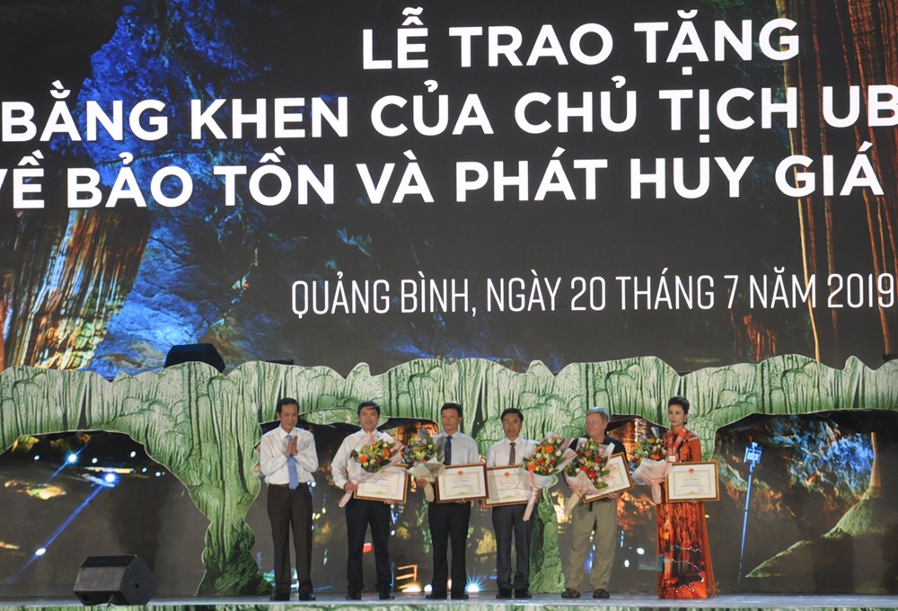 Ngỡ ngàng đêm hội hang động Quảng Bình - ảnh 3