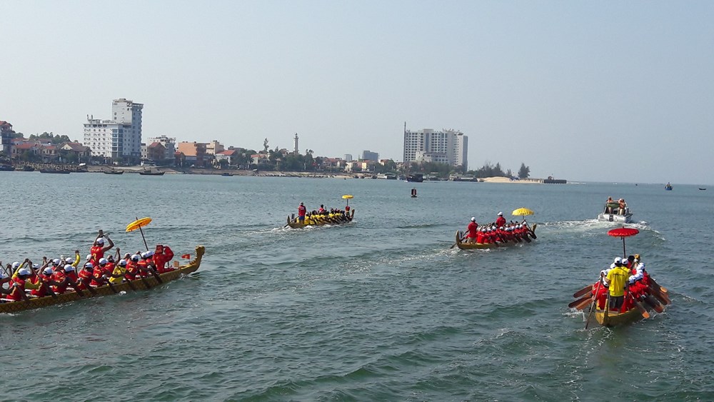 Rộn ràng lễ hội đua thuyền trên sông Nhật Lệ - ảnh 3