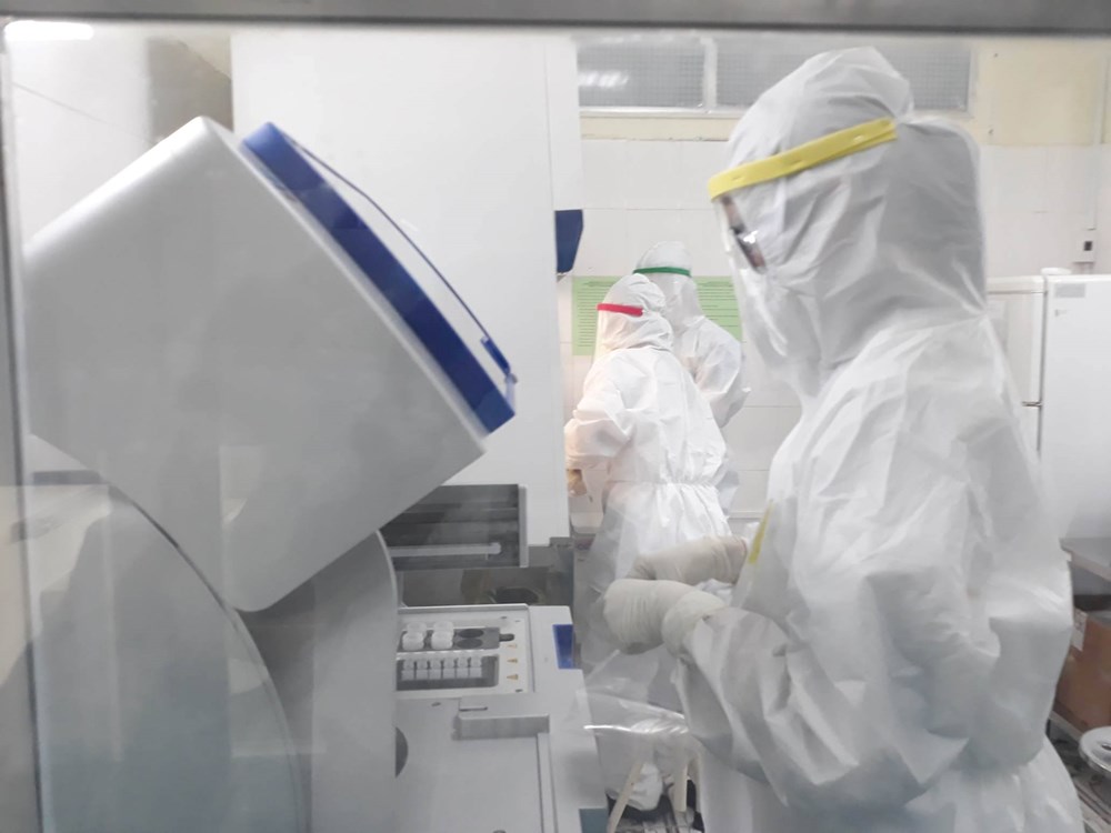 Quảng Bình: Sử dụng hệ thống Realtime-RT-PCR để xét nghiệm dịch Covid-19 - ảnh 1