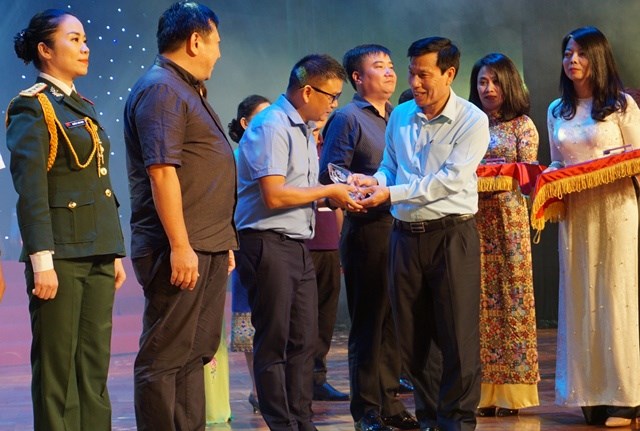 Bộ trưởng Nguyễn Ngọc Thiện dự bế mạc Liên hoan Tiếng hát Đường 9 xanh 2019 - ảnh 6