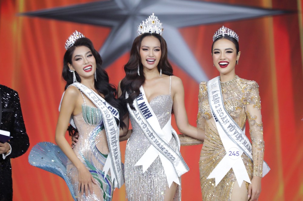 Ngọc Châu đăng quang Hoa hậu Hoàn vũ Việt Nam 2022 - ảnh 2