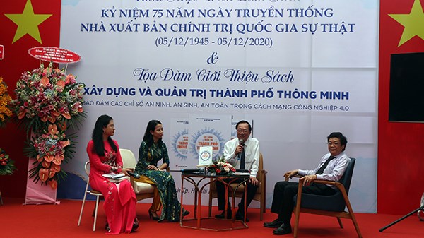 Khai mạc trưng bày, triển lãm sách kỷ niệm 75 năm ngày truyền thống NXB Chính trị quốc gia Sự thật - ảnh 2