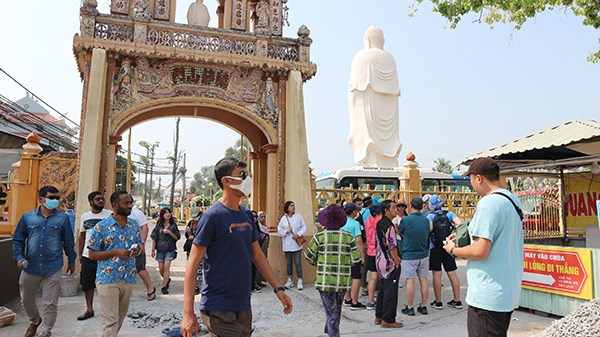 Khách nước ngoài trải nghiệm du lịch sinh thái và văn hóa ở Tiền Giang - ảnh 11