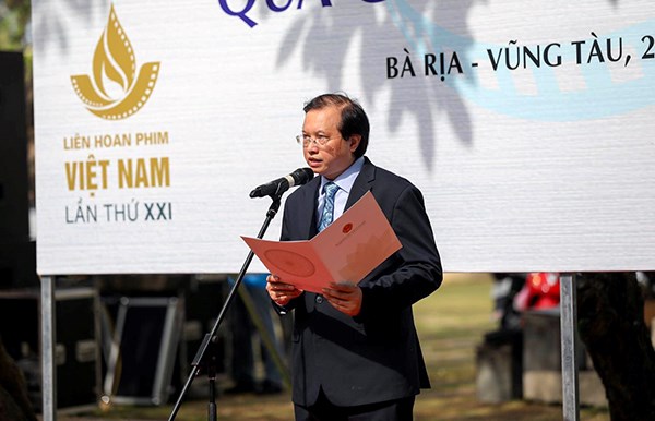 Triển lãm 200 hình ảnh “Biển đảo Việt Nam qua góc nhìn điện ảnh” tại LHP VN lần thứ XXI - ảnh 2