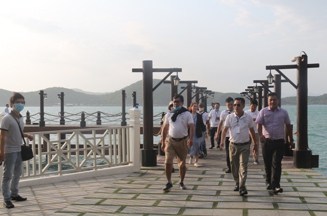 Khánh Hòa: Đẩy mạnh các hoạt động đón khách du lịch dịp cuối năm - ảnh 1