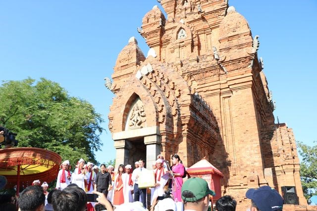 Ninh Thuận: Không tổ chức lễ hội Katê vì dịch Covid-19 còn diễn biến phức tạp - ảnh 1