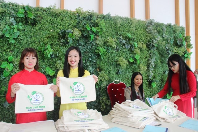Khánh Hòa: Ứng phó biến đổi khí hậu trong lĩnh vực du lịch - ảnh 2