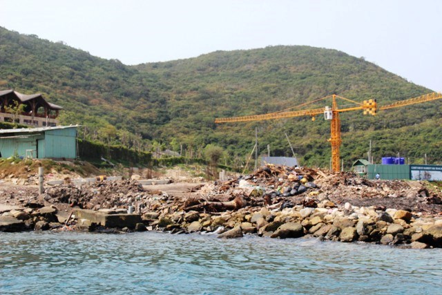 Khánh Hòa: Chỉ đạo khẩn xử lý công trình không phép trong danh thắng quốc gia vịnh Nha Trang - ảnh 1