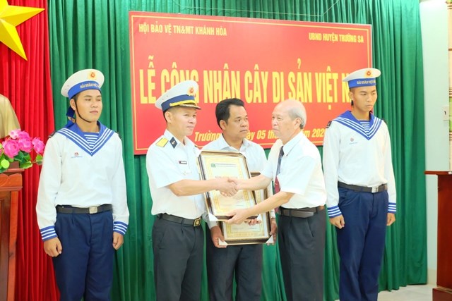 Khánh Hòa: Cấp Bằng công nhận 4 cây di sản Việt Nam ở Trường Sa - ảnh 1