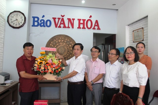 Phó Bí Thư Tỉnh ủy Khánh Hòa thăm Văn phòng đại diện Báo Văn Hóa - ảnh 1