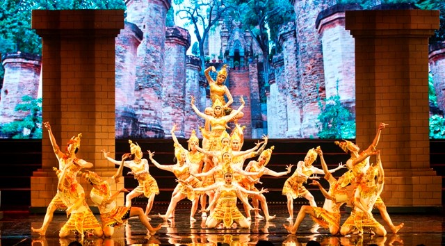 Khánh Hòa: Tổ chức chương trình nghệ thuật văn hóa dân gian thu hút khách du lịch - ảnh 2