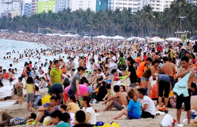 Khánh Hòa: Đón gần 150.000 lượt khách du lịch trong dịp lễ 30.4 và 1.5 - ảnh 1