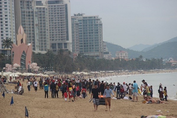 Khánh Hòa:  Đón hơn 200.000 lượt khách du lịch trong dịp Tết Kỷ Hợi - ảnh 1