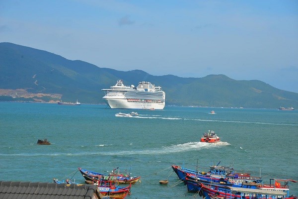 Khánh Hòa: Các điểm du lịch đông kín khách du xuân trong dịp Tết Kỷ Hợi - ảnh 5