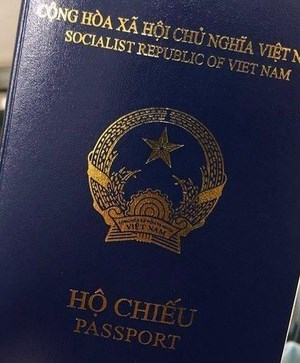 Việt Nam đề nghị các nước sớm cấp visa cho hộ chiếu mẫu mới - Anh 1