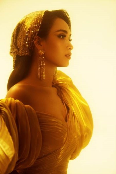 Ca sĩ  Ái Phương hóa thân thành công chúa Jasmine của Aladdin bản lồng tiếng - Anh 3