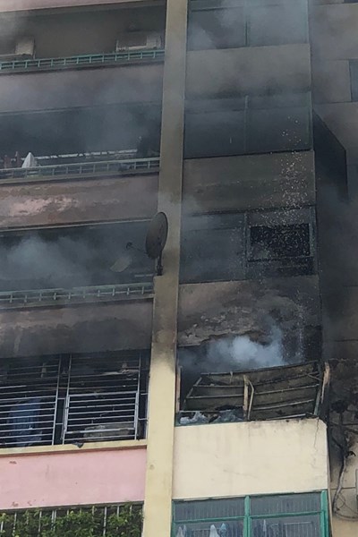 Cháy căn hộ tại làng quốc tế Thăng Long, Hà Nội - Anh 2