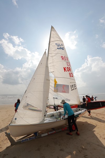Đà Nẵng: Giải đua thuyền buồm và ván chèo đứng các CLB toàn quốc 2019 - Anh 3