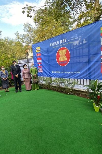 Lễ Thượng cờ ASEAN tại Berlin - Anh 2
