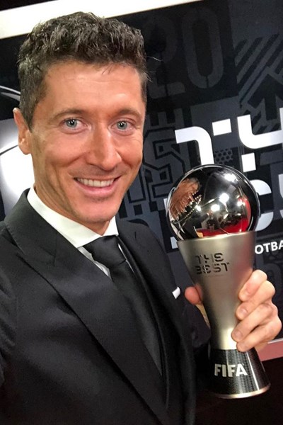 Vượt Messi, Lewandowski giành FIFA The Best 2021 - Anh 1