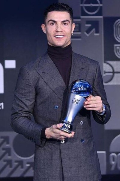Ronaldo được FIFA vinh danh giải thưởng “đặc biệt” - Anh 1