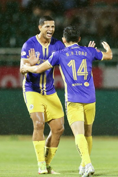 CLB Hà Nội xây chắc ngôi đầu sau trận thắng đậm trước đội cuối bảng - Anh 2