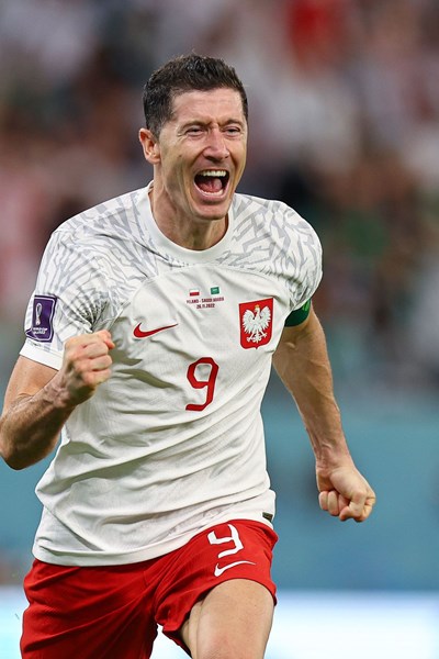 Lewandowski ghi bàn, Ba Lan thắng kịch tính Saudi Arabia - Anh 2